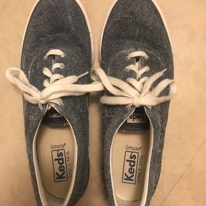 Size 8.5 Blue Keds